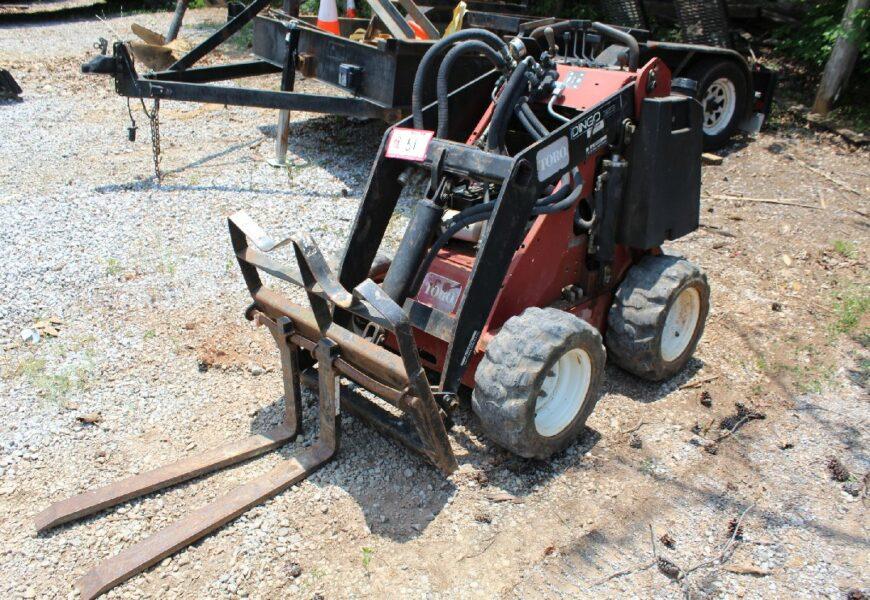 LIVE AND ONLINE ABSOLUTE AUCTION: SERVICE TRUCKS, VEHICLES AND EQUIPMENT
