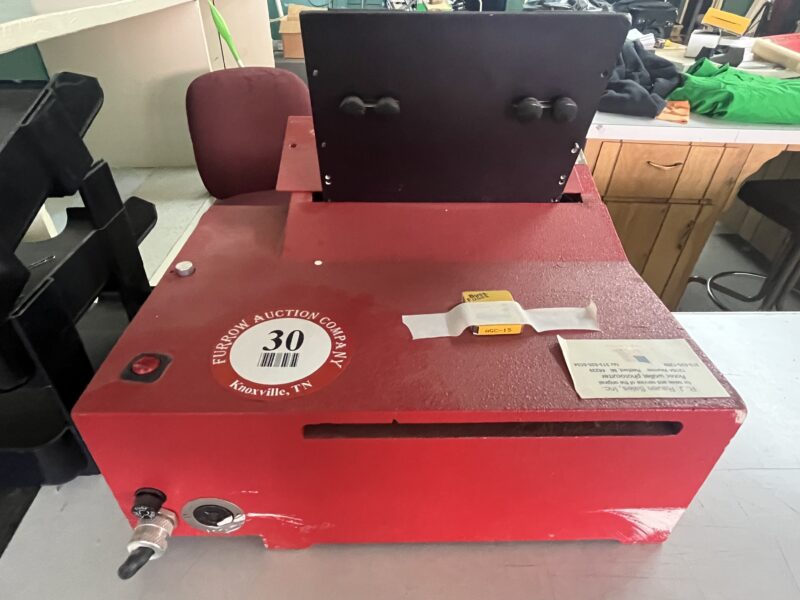 ONLINE ONLY ABSOLUTE AUCTION: PHOTOGRAPHY EQUIPMENT & OFFICE FURNISHINGS