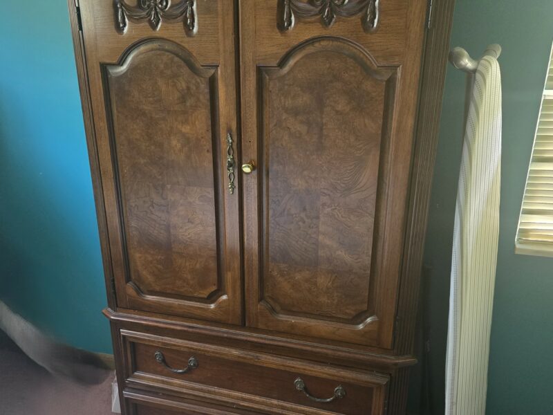 ONLINE ONLY ABSOLUTE AUCTION: PERSONAL PROPERTY FROM THE ESTATE OF EVELYN McALLISTER-FORTSON