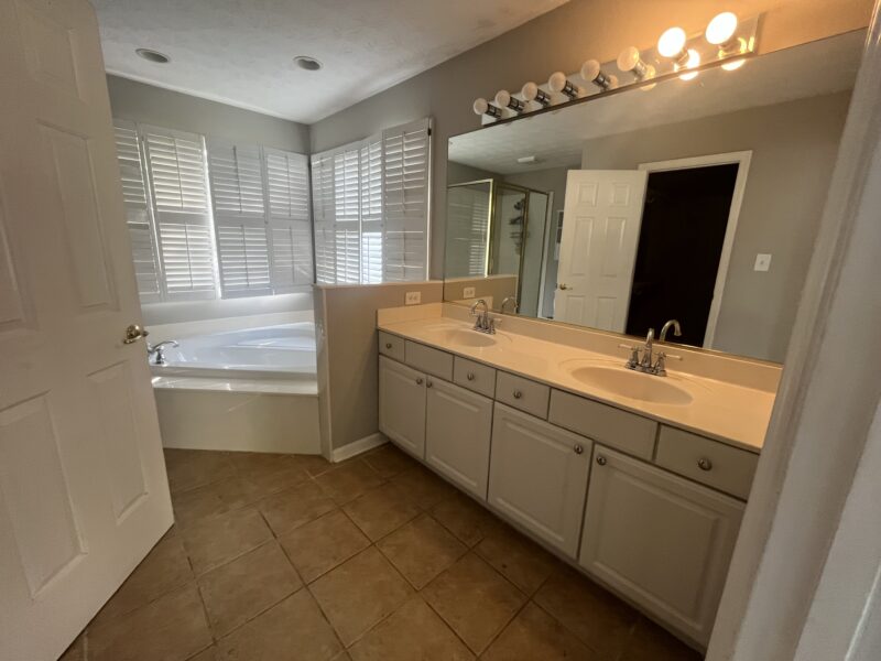 REAL ESTATE ONLINE ONLY AUCTION: SINGLE FAMILY HOME IN WEST KNOXVILLE