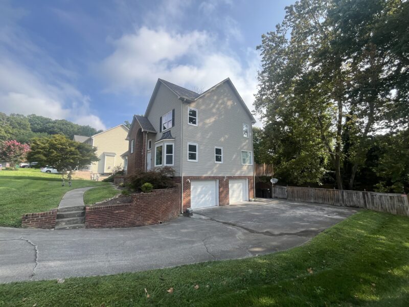 REAL ESTATE ONLINE ONLY AUCTION: SINGLE FAMILY HOME IN WEST KNOXVILLE