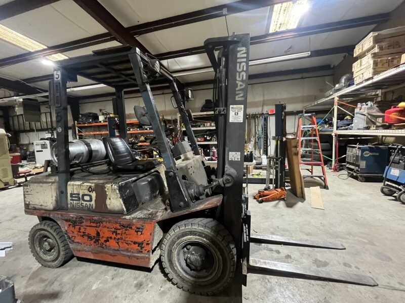 ONLINE AUCTION: Industrial Equipment, Vehicles, Trailers, Machines & Tools from TMW Construction in Maryville, TN