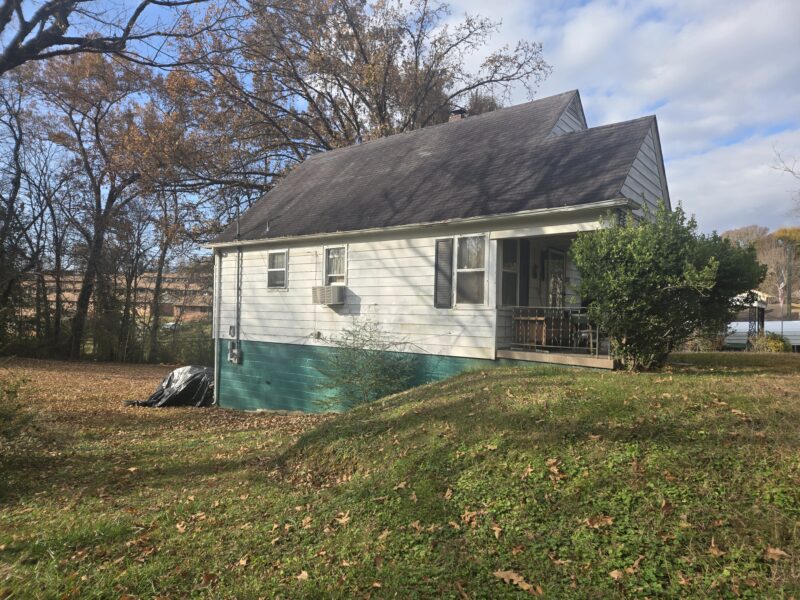 REAL ESTATE AUCTION SUBJECT TO COURT CONFIRMATION: Single Family Home in Athens, TN