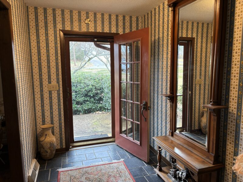 REAL ESTATE AUCTION: Estate of Rolf K Randby - Beautiful Brick Home in Loudon, TN