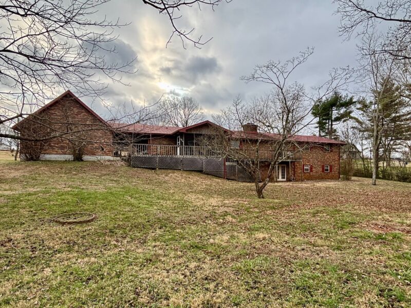 REAL ESTATE AUCTION: Estate of Rolf K Randby - Beautiful Brick Home in Loudon, TN