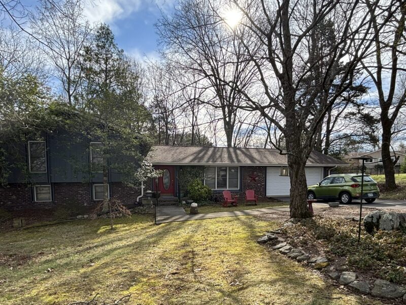 REAL ESTATE AUCTION: Living Estate of Victor F. Duggins, Jr. – Charming Home in West Knoxville, TN
