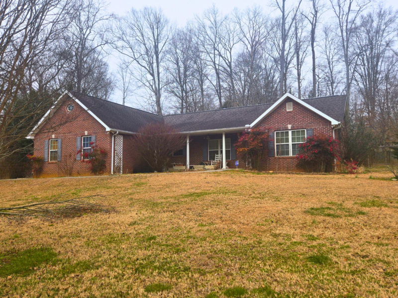 REAL ESTATE AUCTION SUBJECT TO COURT CONFIRMATION: All Brick Home in Seymour, TN