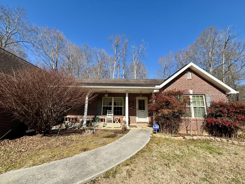 REAL ESTATE AUCTION SUBJECT TO COURT CONFIRMATION: All Brick Home in Seymour, TN