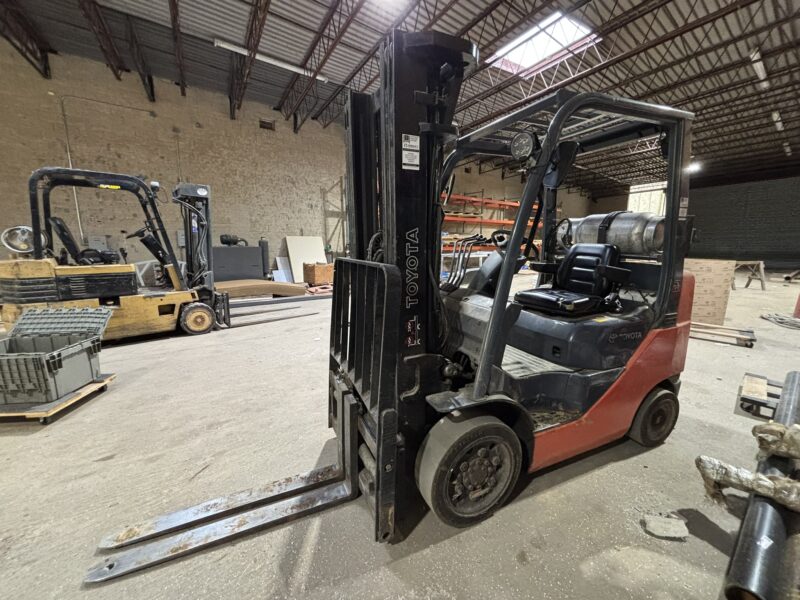 ONLINE AUCTION: Surplus Vehicles, Equipment, Tools & Materials from Sign Business