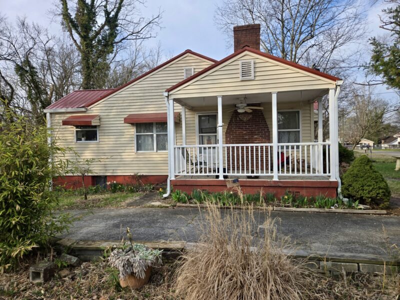 REAL ESTATE AUCTION SUBJECT TO COURT CONFIRMATION: Single Family Home in South Knoxville