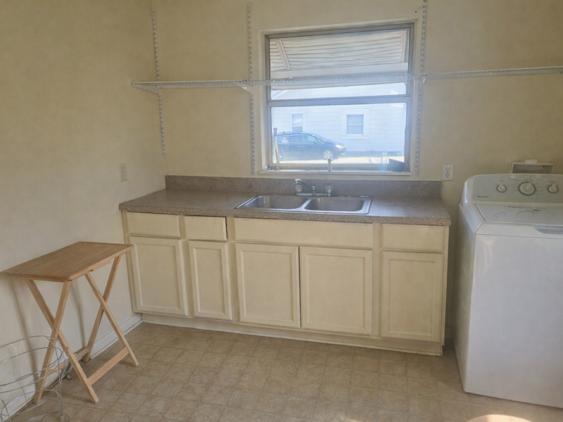 REAL ESTATE AUCTION SUBJECT TO COURT CONFIRMATION: Single Family Home in South Knoxville