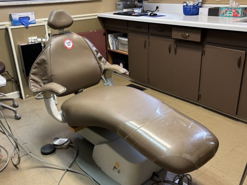 ONLINE AUCTION: Dental Equipment & Office Furnishings in Loudon, TN
