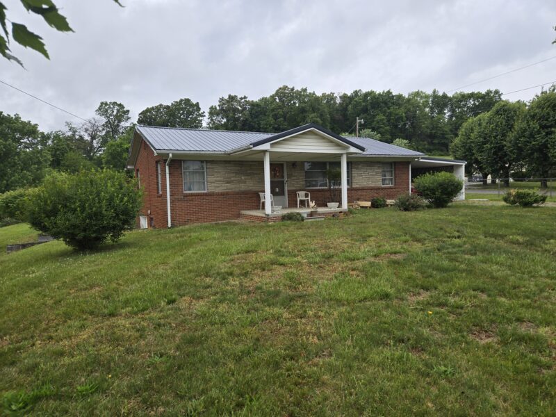 ONLINE ONLY REAL ESTATE AUCTION SUBJECT TO COURT CONFIRMATION: All-Brick Rancher Home in Morristown, TN