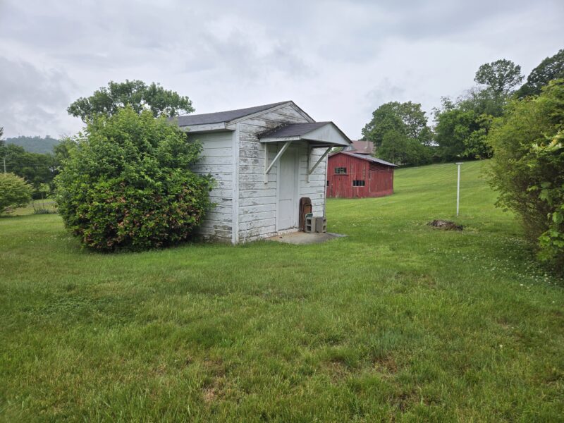 ONLINE ONLY REAL ESTATE AUCTION SUBJECT TO COURT CONFIRMATION: All-Brick Rancher Home in Morristown, TN