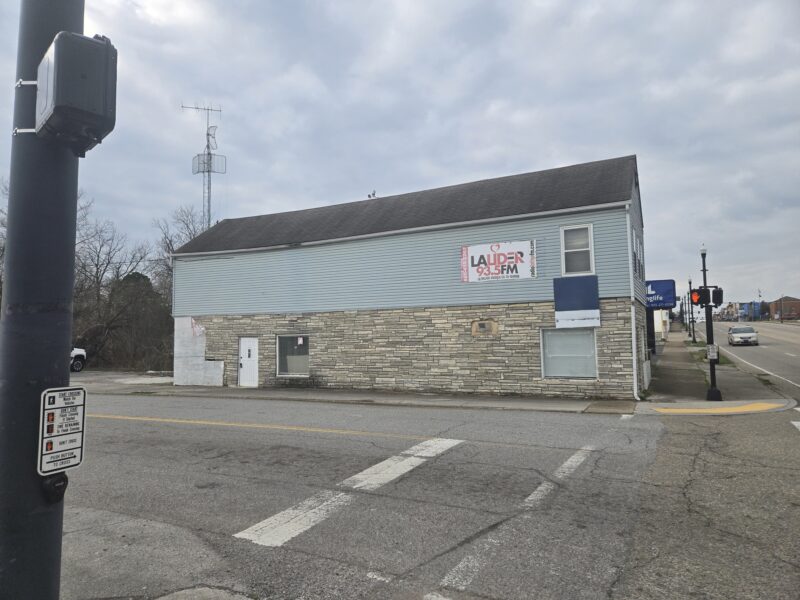 ABSOLUTE REAL ESTATE AUCTION: Approx 2,280 SF Commercial Building formerly operating as Radio Station in Lenoir City, TN