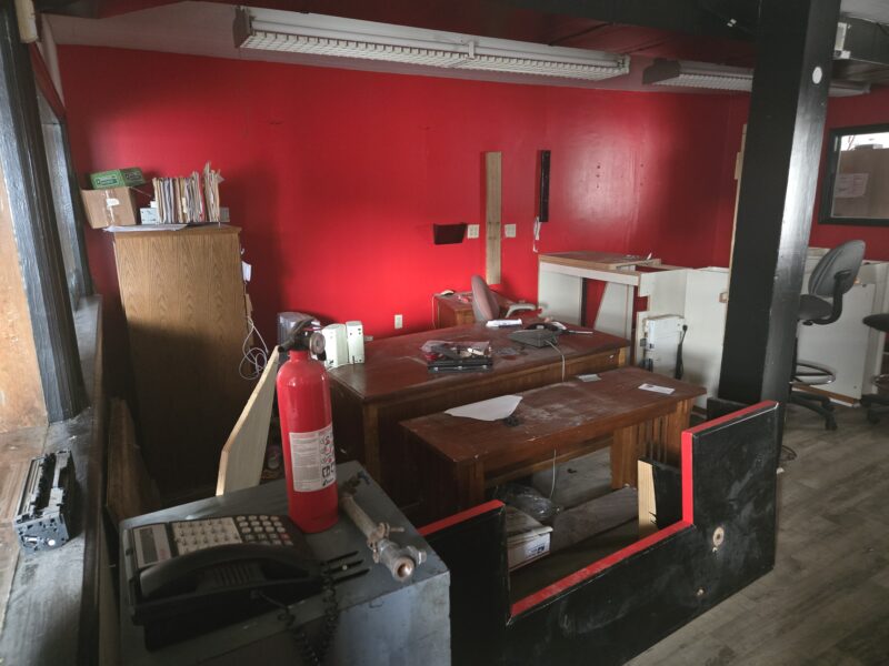 ABSOLUTE REAL ESTATE AUCTION: Approx 2,280 SF Commercial Building formerly operating as Radio Station in Lenoir City, TN