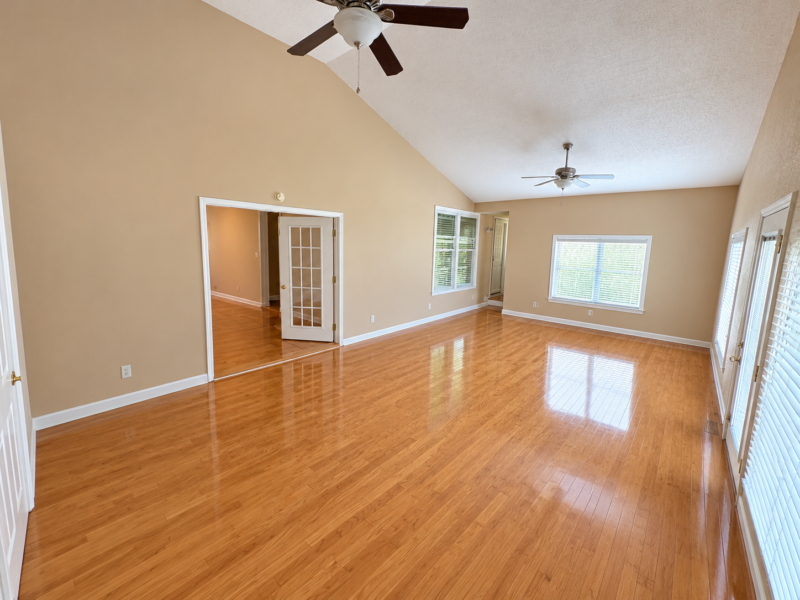 ONLINE ABSOLUTE REAL ESTATE AUCTION: Single Family Home in South Knoxville