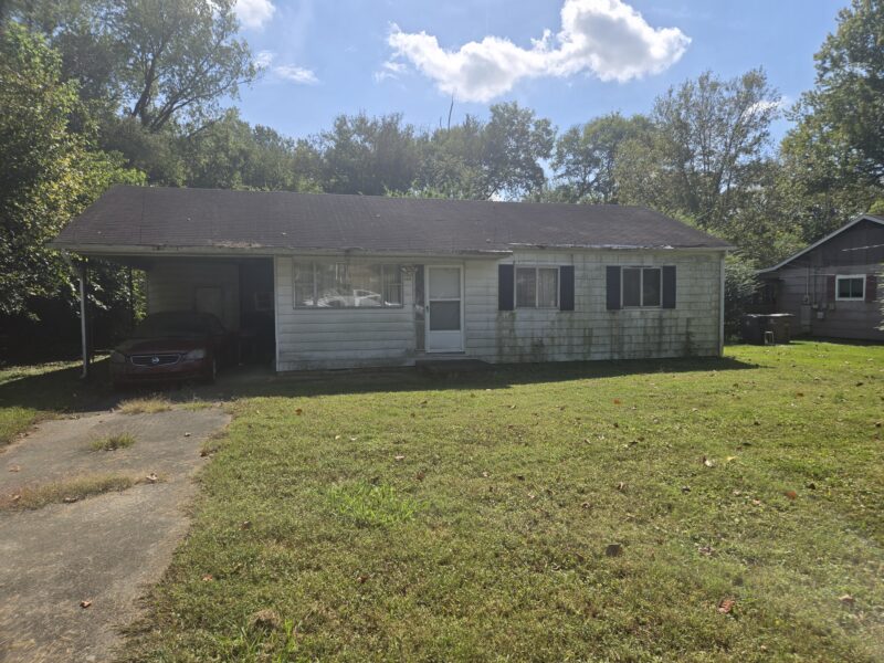 REAL ESTATE AUCTION SUBJECT TO COURT CONFIRMATION: Single Family Home in North Knoxville