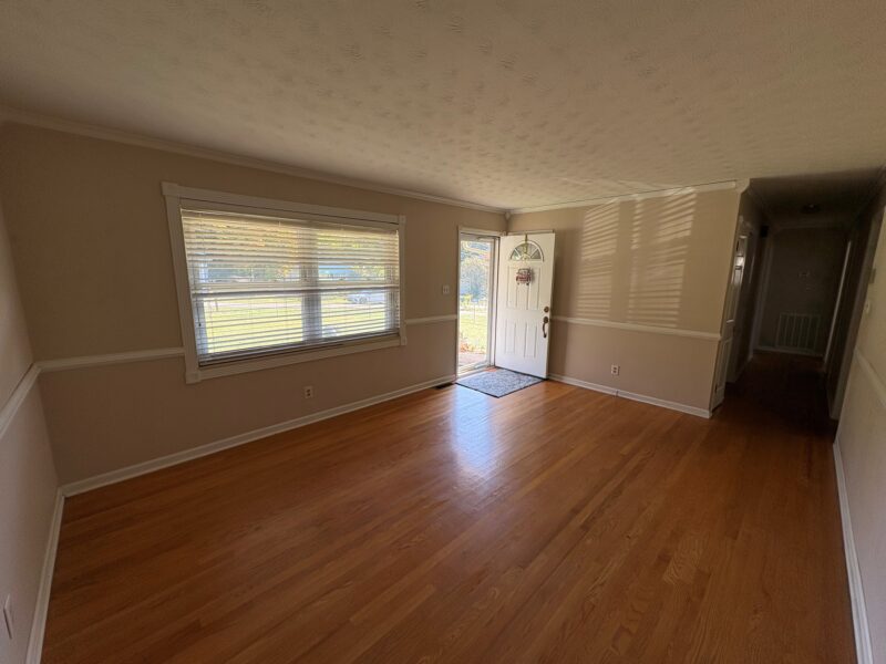ONLINE ABSOLUTE REAL ESTATE AUCTION: Single Family Home in South Knoxville